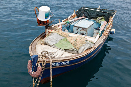 漁民的船在Harbor Senj停靠；克羅地亞