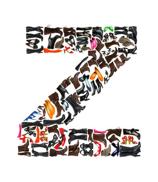 用幾百雙鞋做成的字體