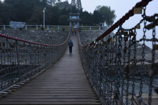 鎖心橋