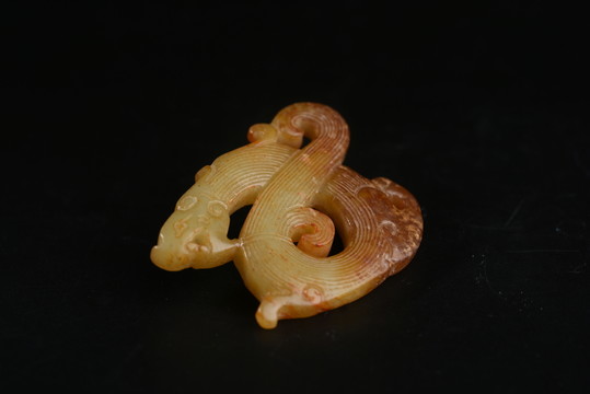 漢代玉佩 龍紋玉佩