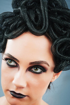 女人描繪概念和邪惡（Medusa Gorgon）