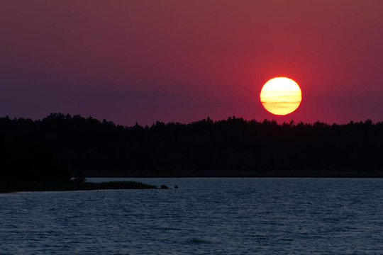 紫色的夕陽
