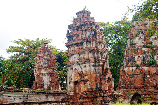 在Wat chaiwattanaram寺塔；Ayutthaya；泰國(guó)