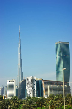 迪拜塔（Burj Khalifa）；在世界最高的摩天大樓
