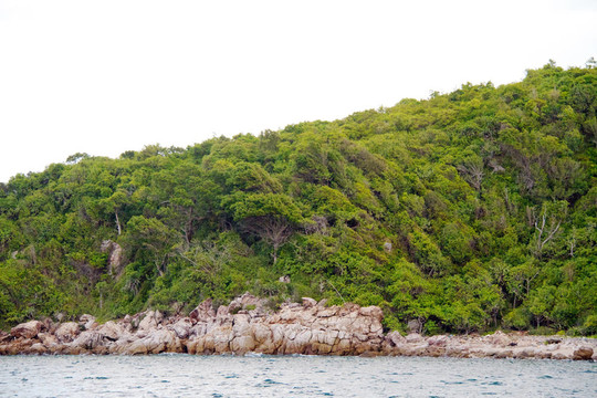 美麗的藍(lán)色海洋從斯米蘭群島泰國；亞洲