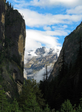 懸崖和山峰