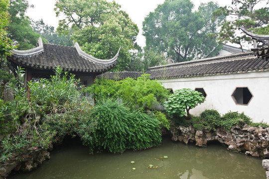 在蘇州，中國著名的獅子林花園