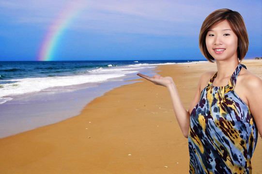 海灘上的亞洲女人