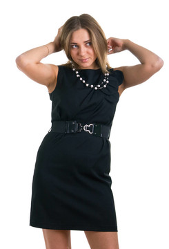穿黑衣服的女人手拿珠子