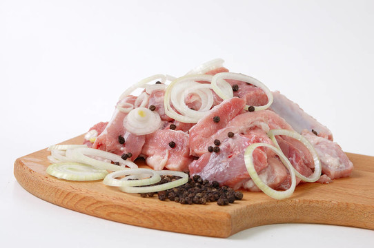 木板上的生肉
