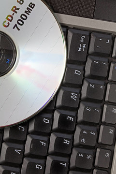 筆記本電腦和CD