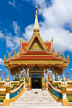 在Ubonratchathani寺門德普房；泰國
