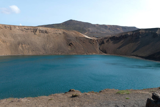 維提島的火山口湖在冰島