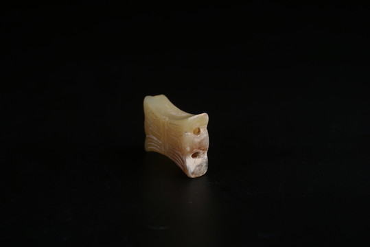 西周玉佩