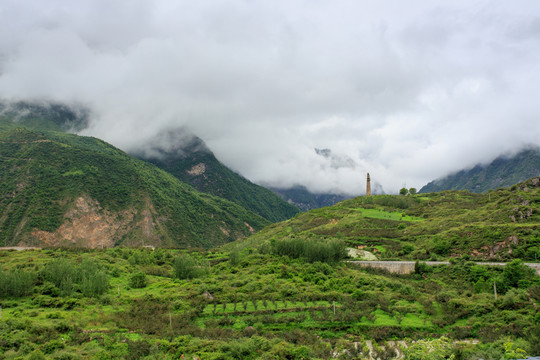 四川黃龍高山云霧碉樓