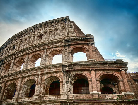 羅馬競(jìng)技場(chǎng)- Colosseum
