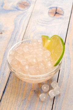 珍珠與石灰。白泡茶成份
