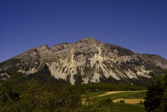 山