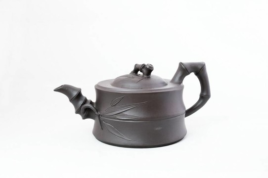 傳統(tǒng)的陶器茶壺
