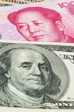 中國企業(yè)的人民幣和美元