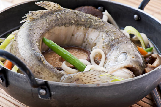 魚鱒魚湯