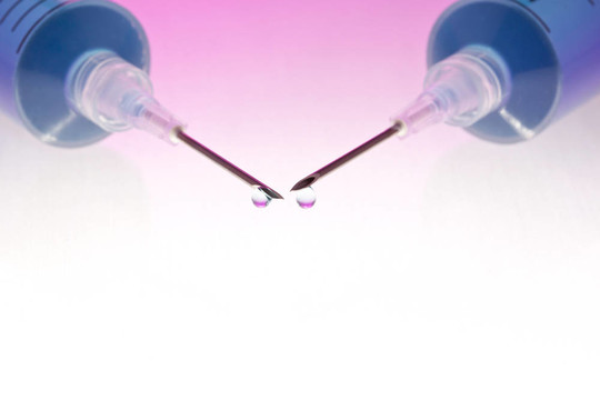 藍色藥物準備使用