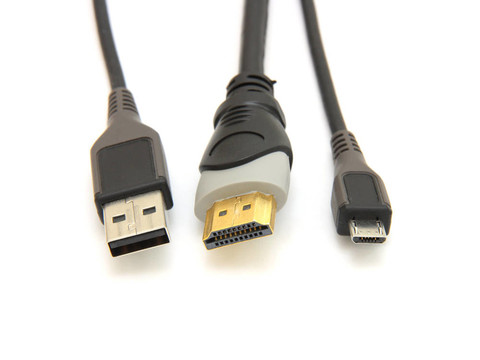 USB插頭，大的和小的HDMI電纜