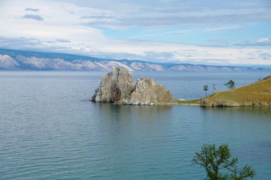 沙曼卡河巖；Baykal