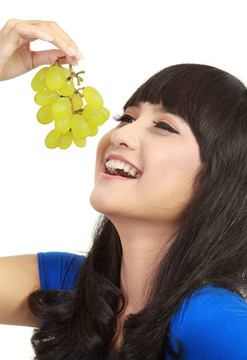 美女抱葡萄