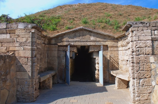 Melek Chesmen墓在刻赤；克里米亞；烏克蘭