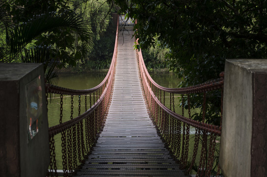 鐵索橋