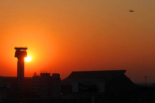 夕陽下的機場