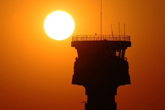 機場空管塔臺 太陽 夕陽