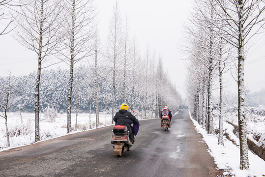 雪中廊橋 熟溪橋