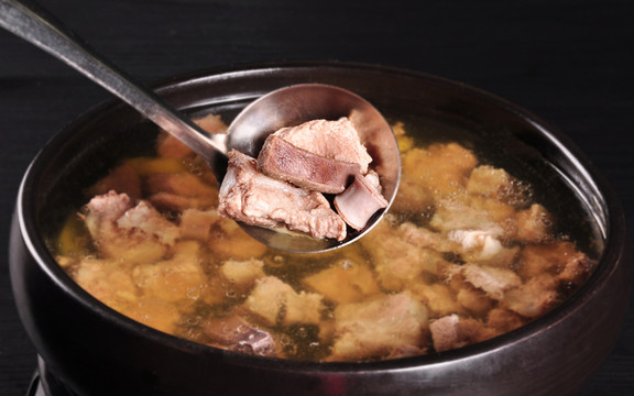 土豬肉湯