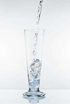 水