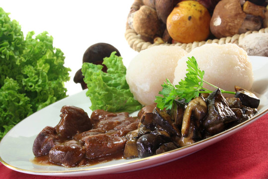 鹿肉燉牛肉
