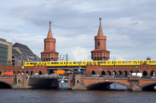 柏林oberbaumbruecke