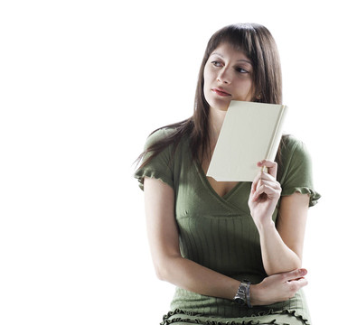 抱著書的思想女人；封面是空白