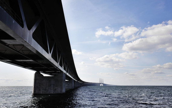 厄勒海峽大橋；瑞典