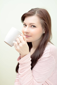 女人喜歡喝杯酒