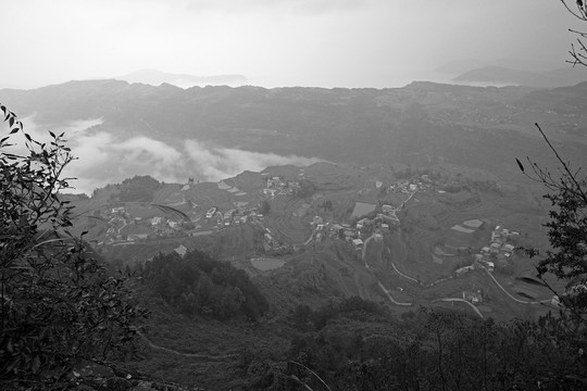 山區(qū)云霧
