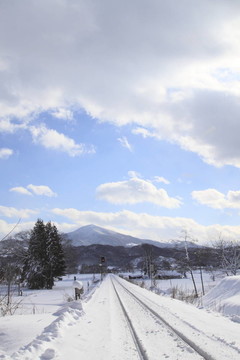 雪地里的日本