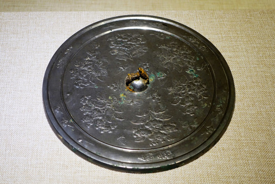 花鳥紋銅鏡