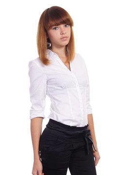 穿白色衣服的女孩