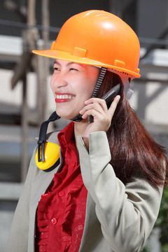 中國建筑師打電話