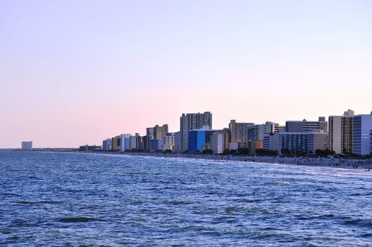 美特爾海灘的海岸線