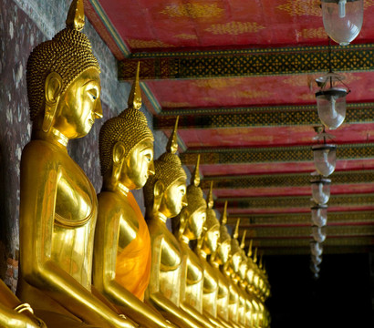 在Wat Sutat金佛；曼谷