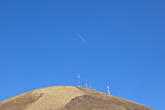 無線電通訊塔上的一個古老的蘭薩火山