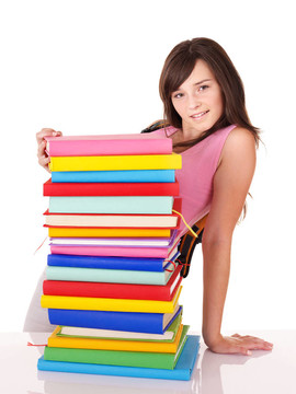 帶彩色書的女孩。
